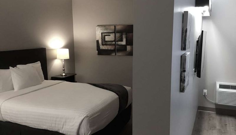Suite - Villa Inn & Suites SureStay Collection by Best Western