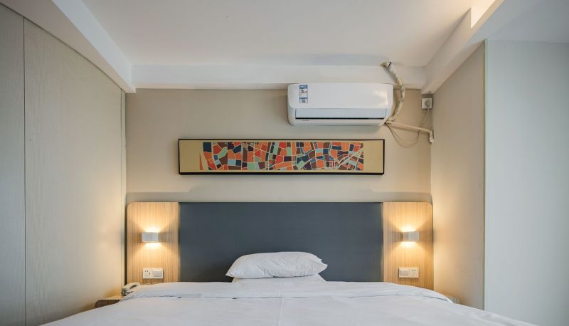 Info - Wuhan Railway Station Subway Station Hotel