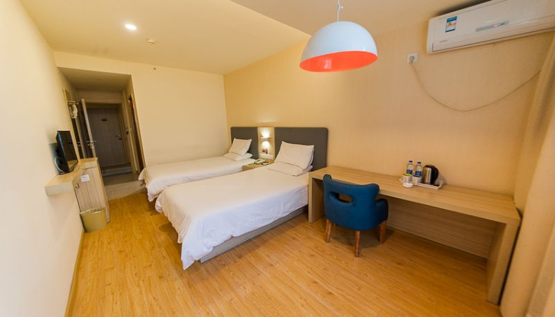 Zimmer - Yilai Wuhan Shouyi Road Subway Station Hotel