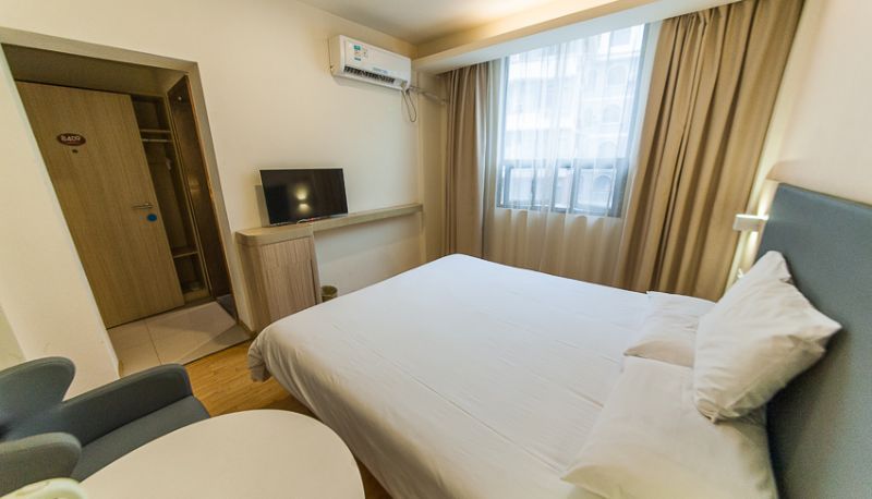 Zimmer - Yilai Wuhan Shouyi Road Subway Station Hotel