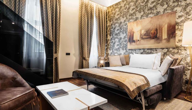 Info - AUREA LEGENDS BY EUROSTARS HOTEL COMPANY