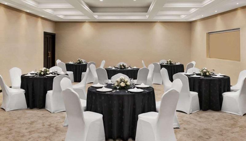 Sala konferencyjna - Novotel Dubai Gold District