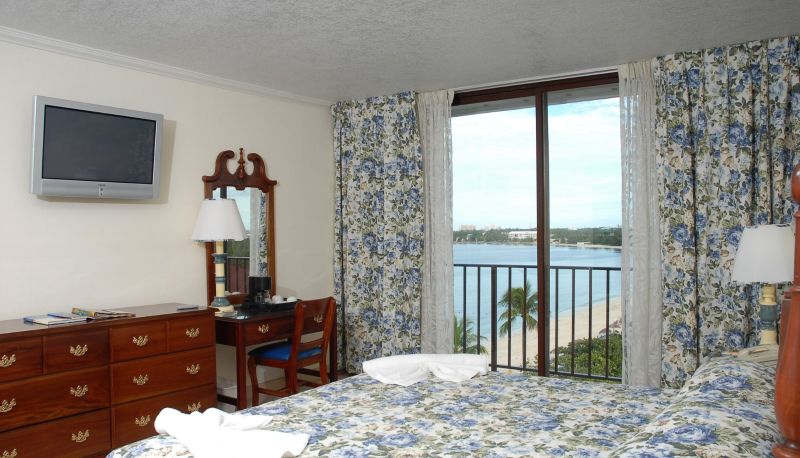 Camera - BREEZES BAHAMAS RESORT AND SPA