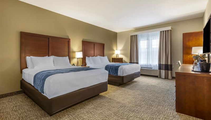 Room - Comfort Inn Brewster