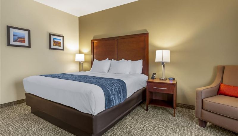Room - Comfort Inn Brewster