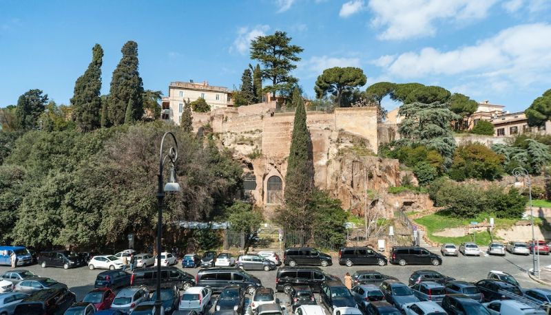 Info - FORO ROMANO LUXURY SUITES