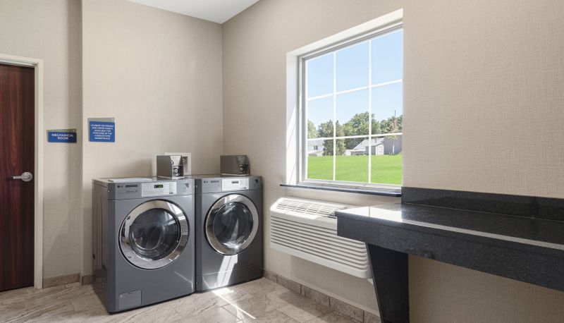 Camera - Cobblestone Hotel & Suites - Urbana