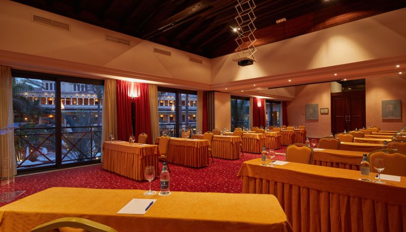 Konferenzraum - NAZAKI RESIDENCES BEACH HOTEL