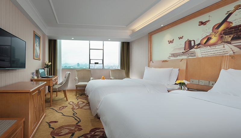 Zimmer - Vienna Classic Hotel(Guangdong Qingyuan Lianzhou Mansion Hotel) Lianzhou building, Qingyuan