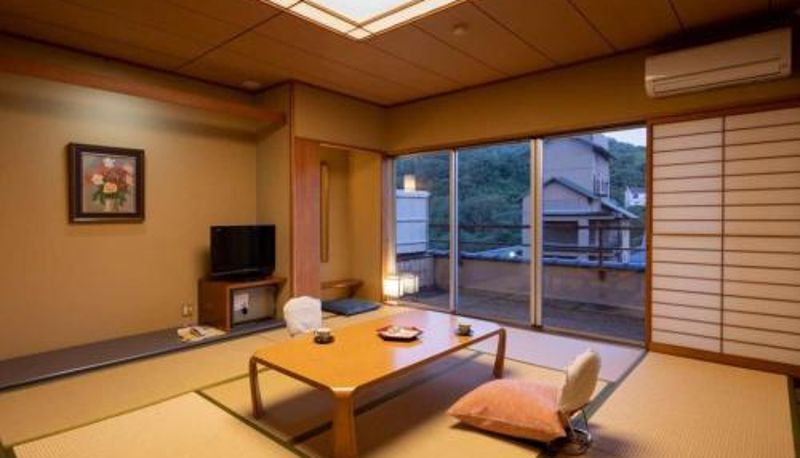 Camera - RYOKAN OQOQ-Tamai Bekkan