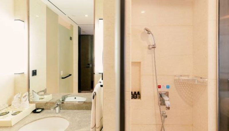 Camera - Crown Hotel