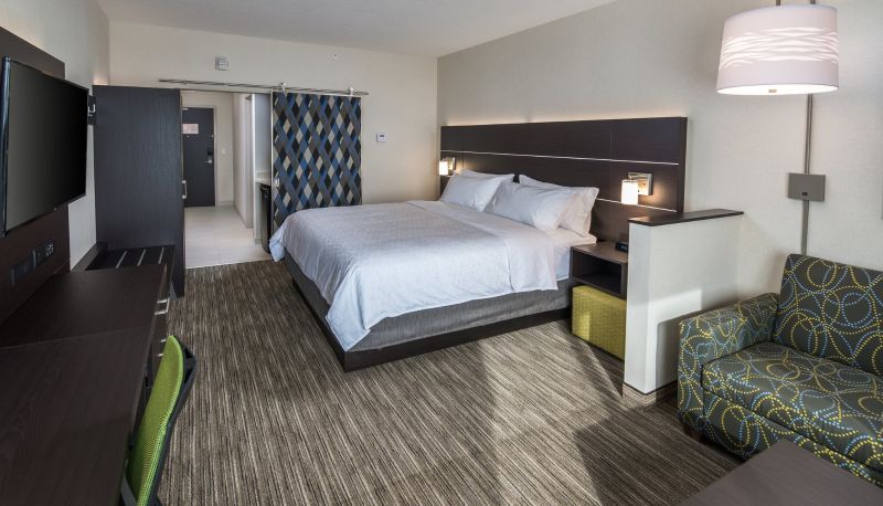 Room - Holiday Inn Express & Suites BRANDON by IHG