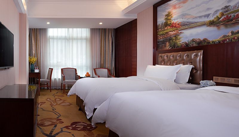 Widok na zewnątrz - Vienna classic Hotel (Hunan Jishou Railway Station Hotel) Hunan Jishou Train Station
