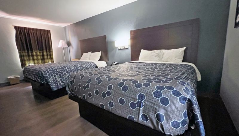 Camera - Red Carpet Inn and Suites Newnan GA