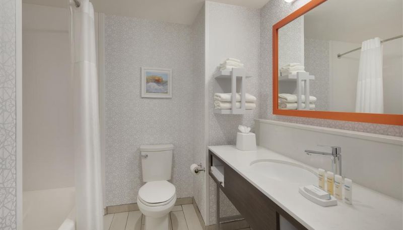 Zimmer - Hampton Inn Santa Cruz West