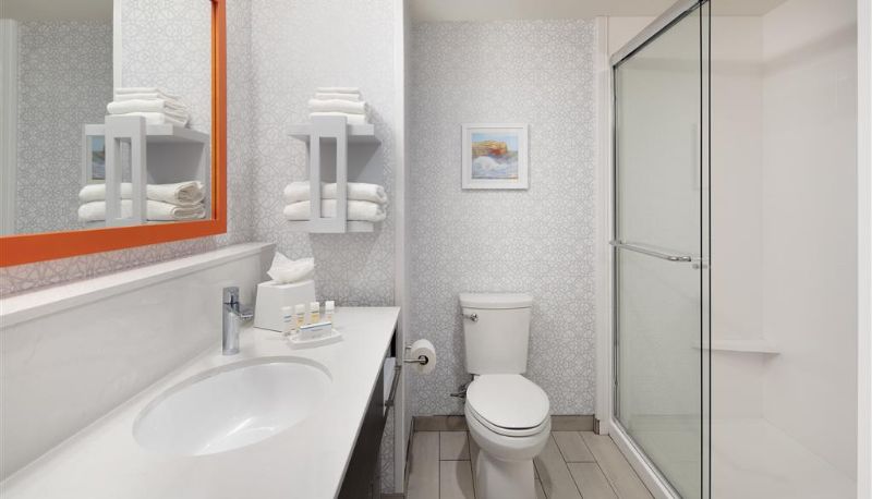 Zimmer - Hampton Inn Santa Cruz West
