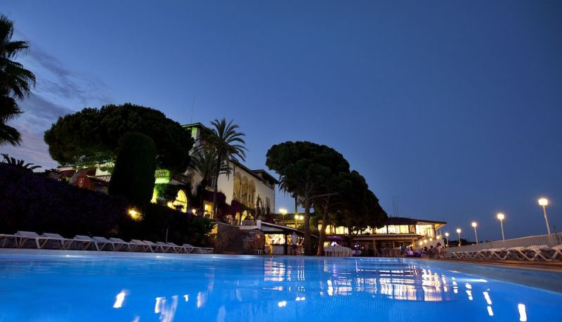Piscina - Hotel Roger de Flor Seleqtta
