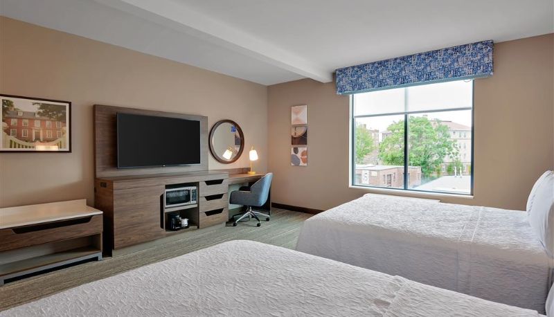 Zimmer - Hampton Inn Salem Boston MA