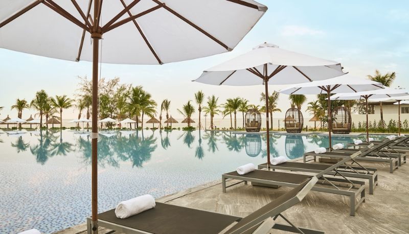Piscina - Mövenpick Resort Waverly Phu Quoc