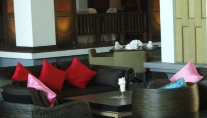 Hall - Sunee Grand Hotel