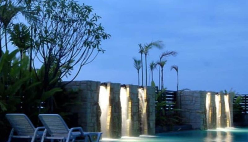 Piscina - Sunee Grand Hotel