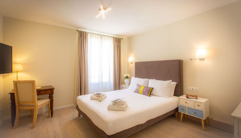Habitación - HOTEL LES ARMOIRIES