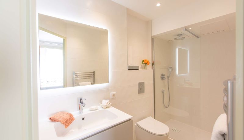 Habitación - HOTEL LES ARMOIRIES