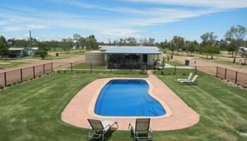 Pool - Longreach Tourist Park - Caravan Park