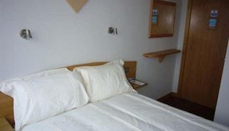 Camera standard - The Rosemount Hotel