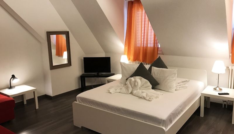 Info - INSIDE FIVE City Apartments