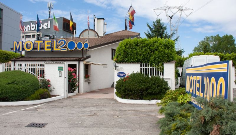 Buitenruimte van het hotel - Hotel Motel 2000