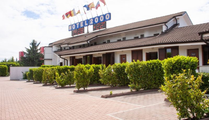 Info - Hotel Motel 2000