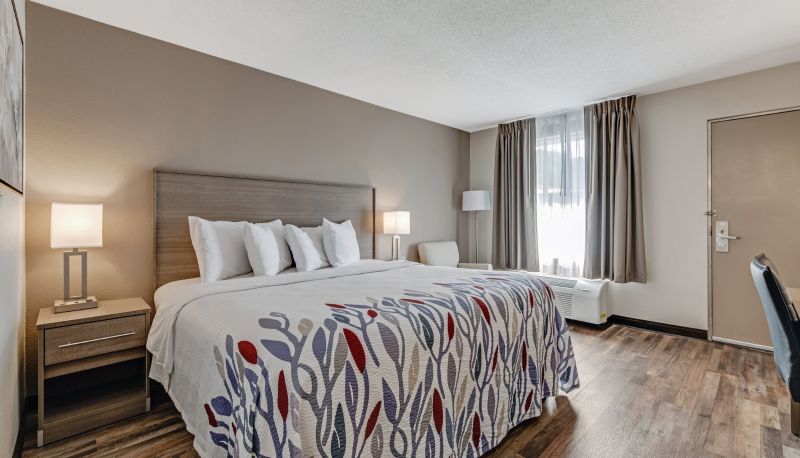 Zimmer - Red Roof Inn & Suites Wilkesboro
