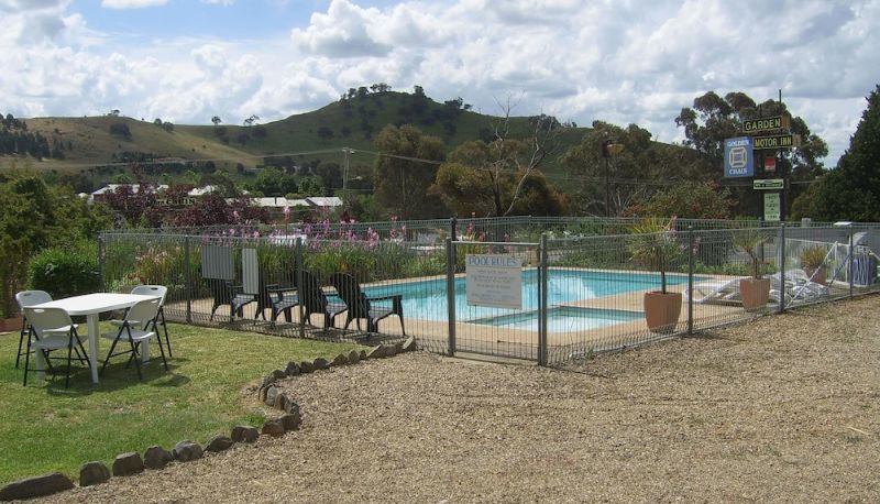Pool - Garden Motor Inn