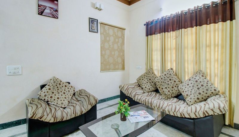 Sala - OYO 8508 Heritage Residency
