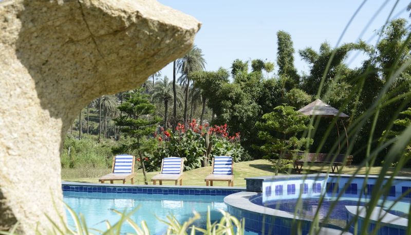 Piscina - Achal Resort