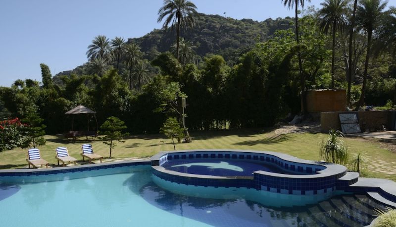 Piscina - Achal Resort