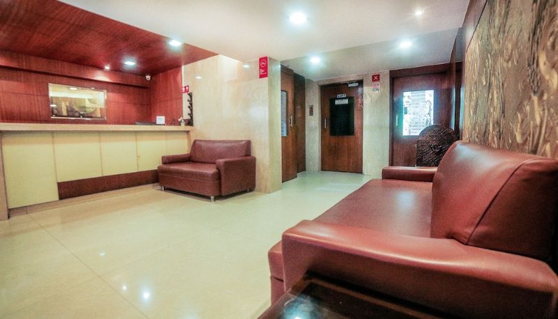 Salon - Hotel Lucky Bandra