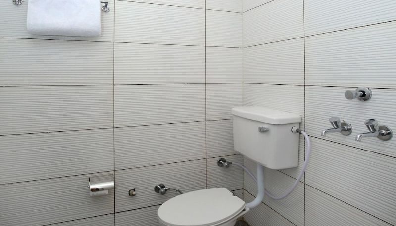 Salle de bain - OYO 10012 Hotel Pink City