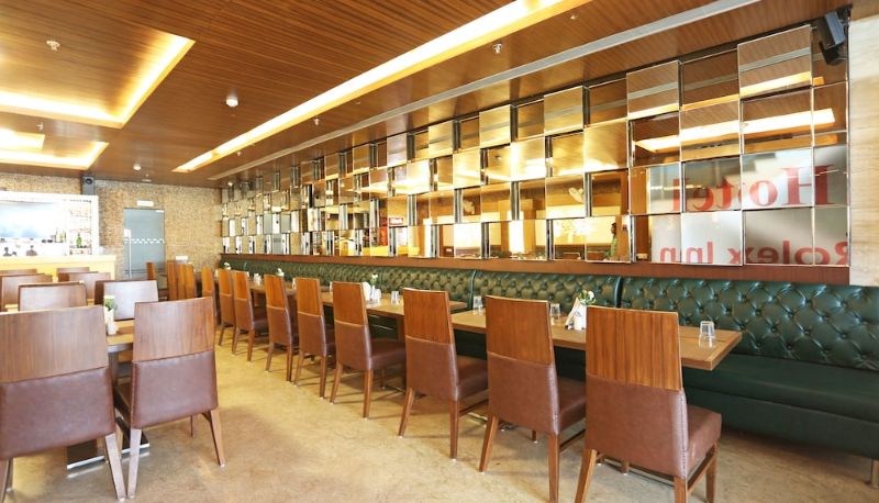 Restaurant - OYO 5614 Hotel Rolex Inn