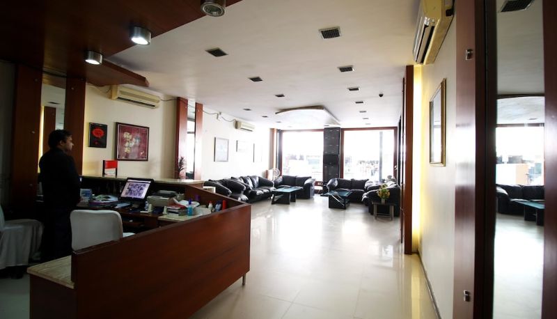 Reception - OYO 900 Marshall The Grand Hotel