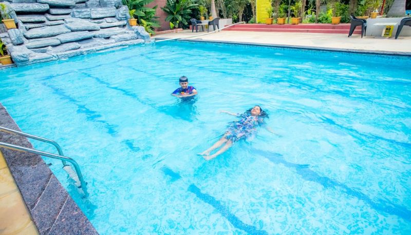 Piscina - Jharna Resort