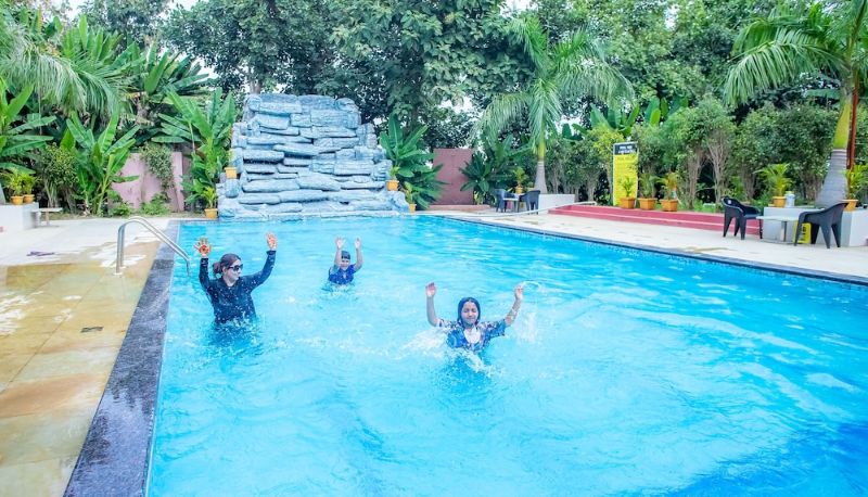 Piscina - Jharna Resort