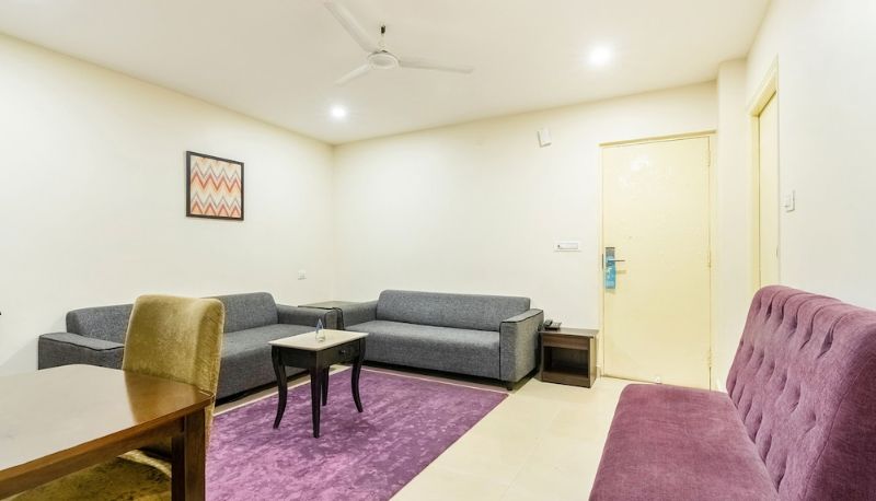 Salon - FabHotel VJR HSR