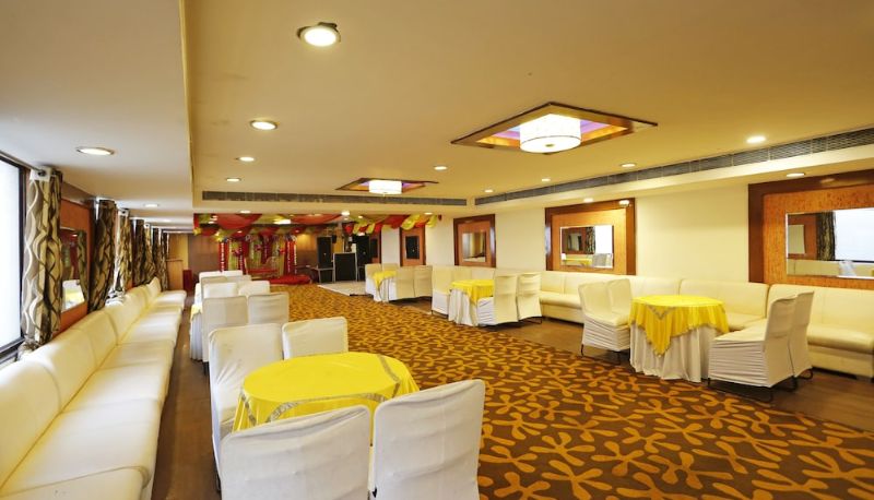 Restaurant - OYO 834 Hotel Aashirwaad