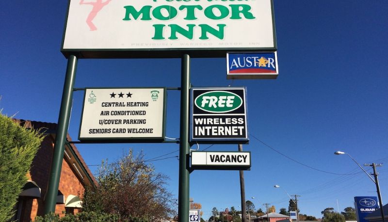 Info - Peter Allen Motor Inn