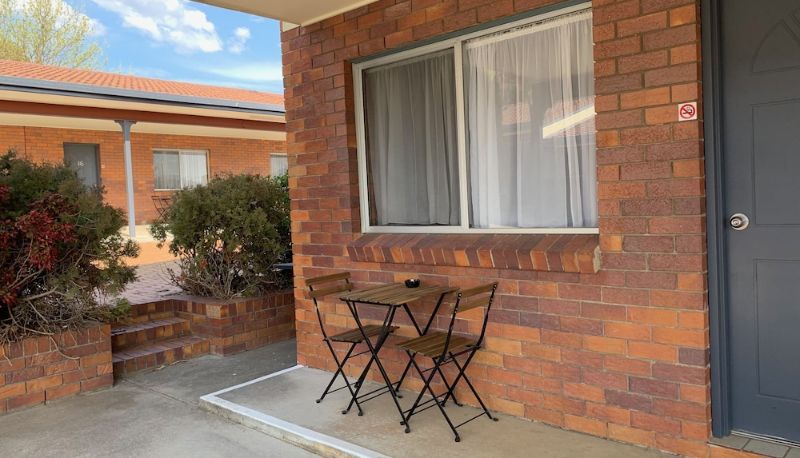 Info - Peter Allen Motor Inn