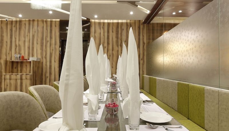 Restaurant - Hotel Luxura