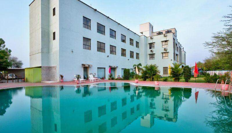 Havuz - Hotel Amrit Manthan