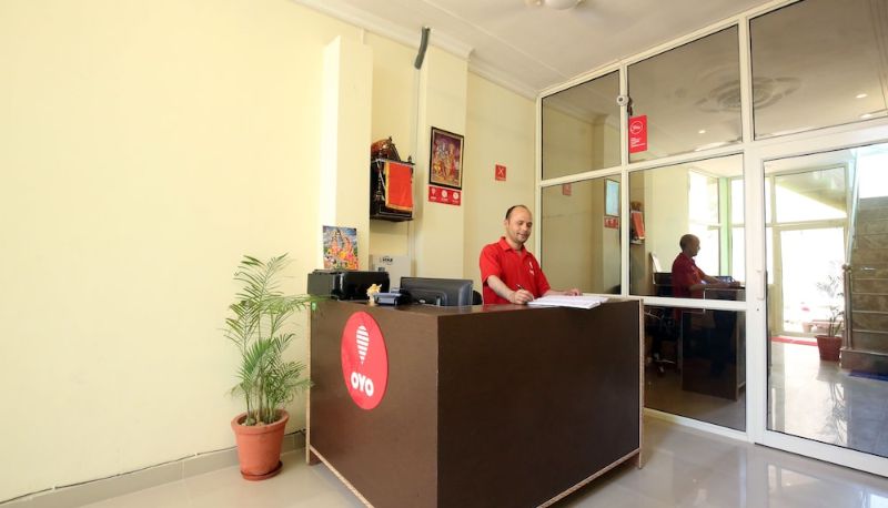 Reception - OYO 9038 Hotel Comfort